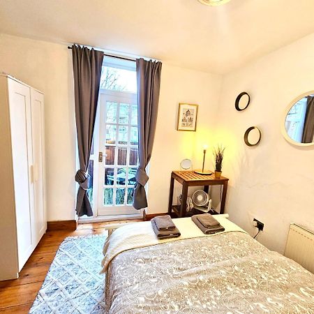Lovely 1 Bed Apartment 2 Min To Station Londen Buitenkant foto