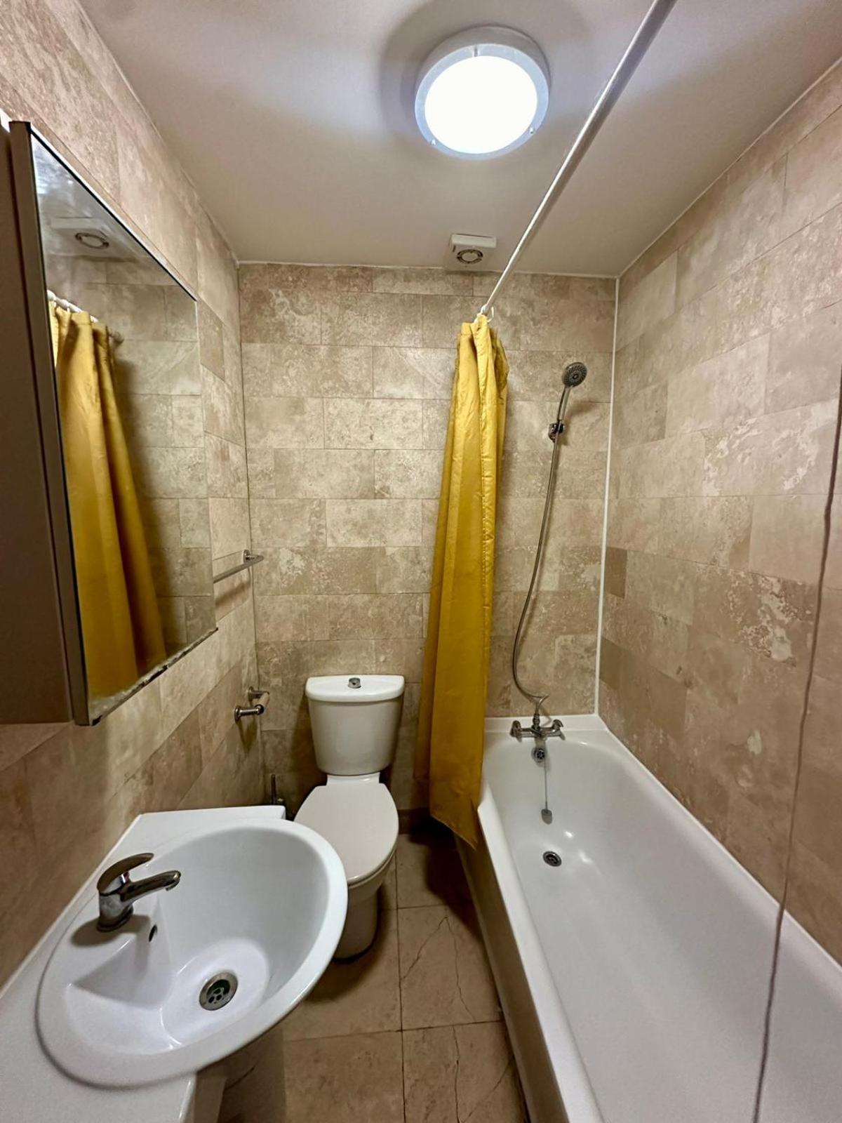 Lovely 1 Bed Apartment 2 Min To Station Londen Buitenkant foto