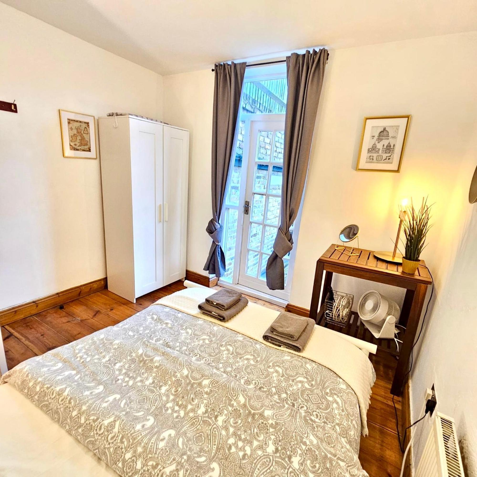 Lovely 1 Bed Apartment 2 Min To Station Londen Buitenkant foto