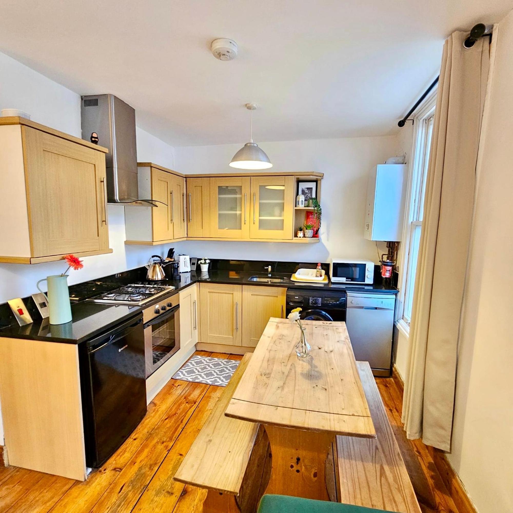 Lovely 1 Bed Apartment 2 Min To Station Londen Buitenkant foto